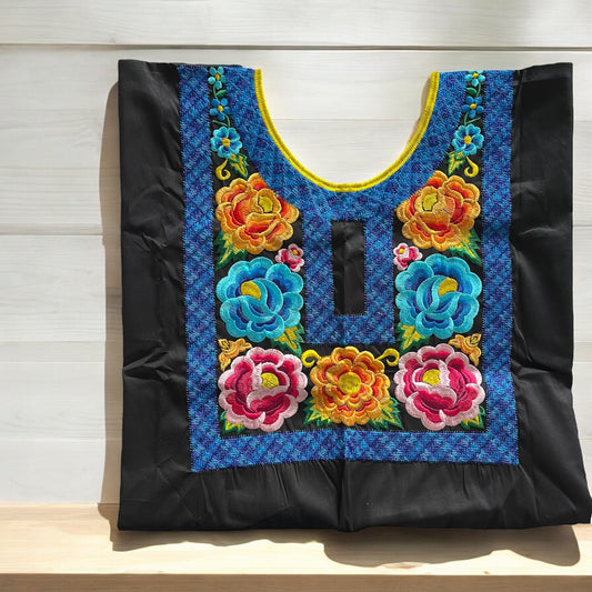 Blusa de bordado industrial con flores